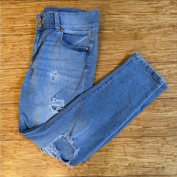 Women's Refuge Distressed Light Wash Skinny Jeans Size 10 - Picture 3 of 10